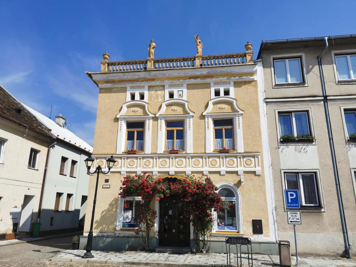 Ferienwohnung U Cerneho Orla Vidnava Exterior foto