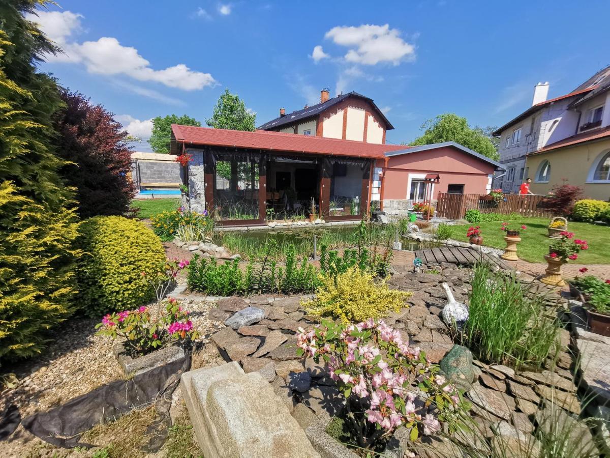 Ferienwohnung U Cerneho Orla Vidnava Exterior foto