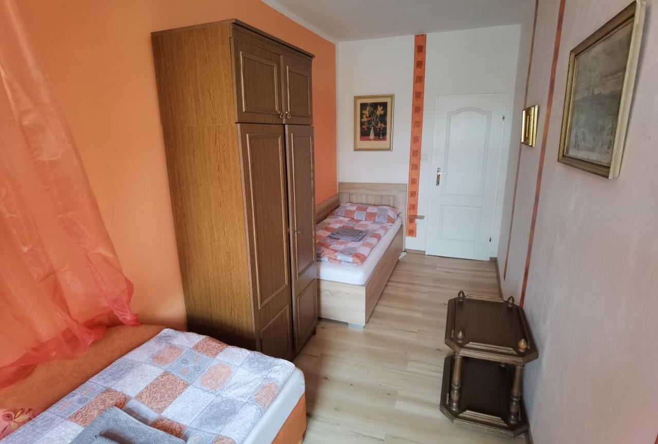 Ferienwohnung U Cerneho Orla Vidnava Exterior foto